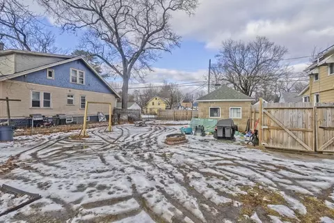 41 Embury St, Springfield, MA 01109 photo 7