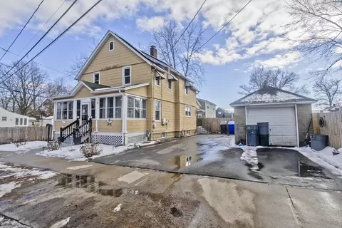 41 Embury St, Springfield, MA 01109 photo 3