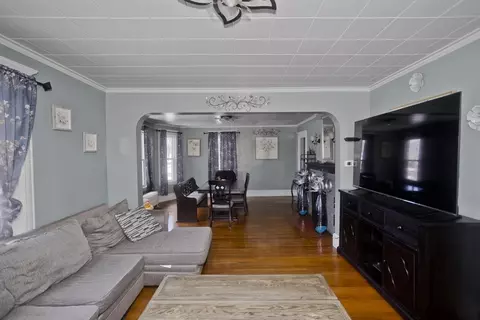 41 Embury St, Springfield, MA 01109 photo 40