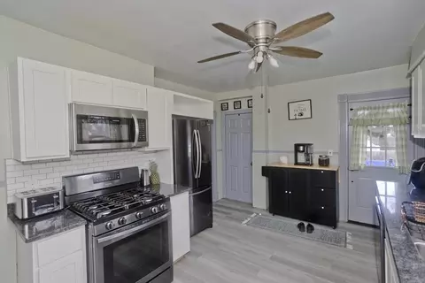 41 Embury St, Springfield, MA 01109 photo 29
