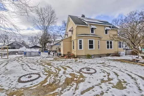 41 Embury St, Springfield, MA 01109 photo 9