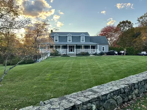51 Albee Rd, Uxbridge, MA 01569