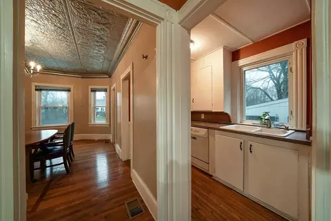 Entry Way - 68 Hebron Ave, Attleboro, MA 02703 photo 3 of 5