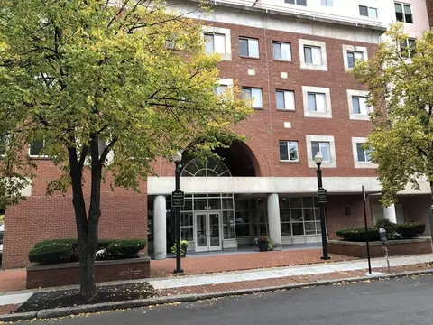 20 Webster St #201, Brookline, MA 02446