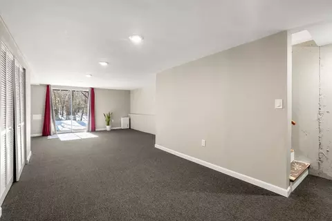 Living - 9 Oak Ridge Dr #6, Maynard, MA 01754 photo 4 of 9