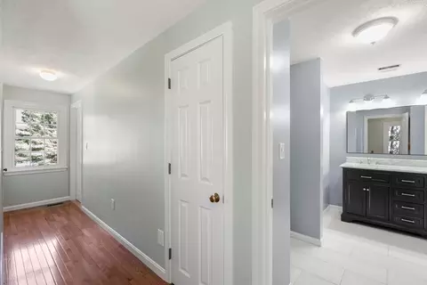Entry Way - 9 Oak Ridge Dr #6, Maynard, MA 01754 photo 6 of 6