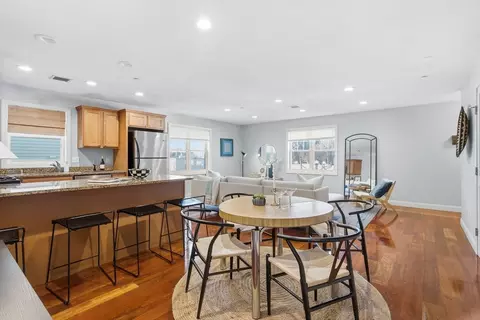 845 Saratoga St #3, Boston, MA 02128