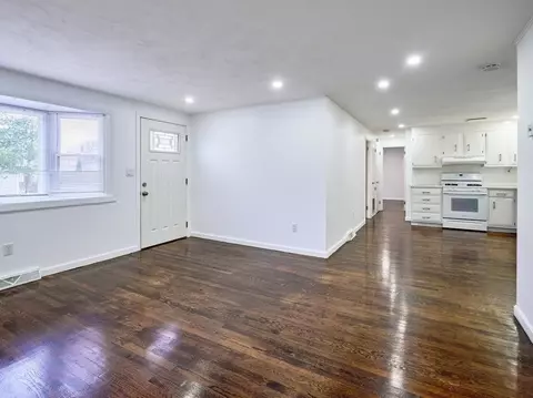 29 Dillon St, Worcester, MA 01604 photo 8