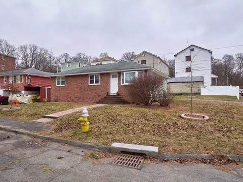 29 Dillon St, Worcester, MA 01604 photo 3