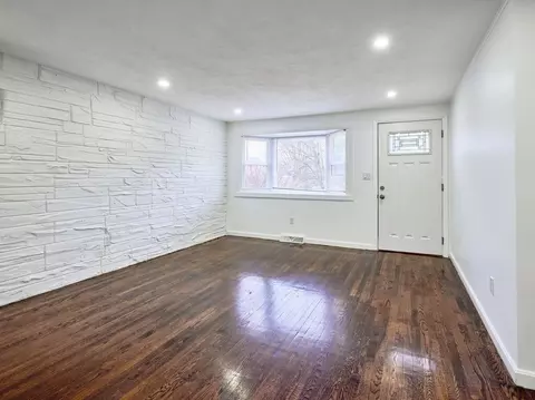 29 Dillon St, Worcester, MA 01604 photo 9