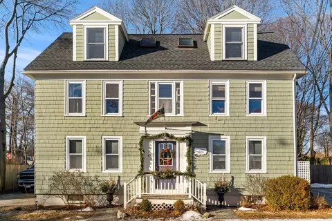 45 County St #4, Ipswich, MA 01938