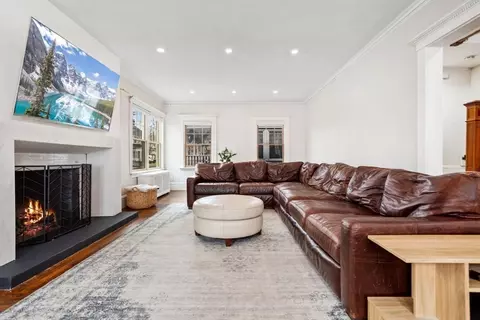 5 Orchard St, Peabody, MA 01960