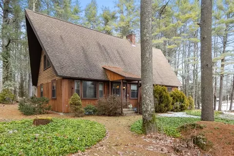 9 Old Princeton Rd Cutoff, Hubbardston, MA 01452