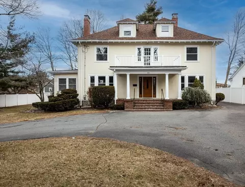 231 Lagrange St, West Roxbury, MA 02132