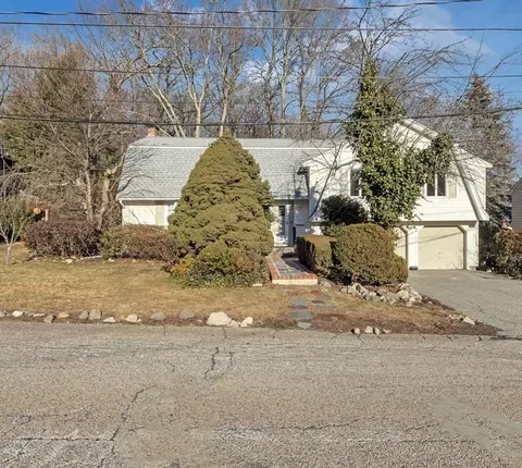 16 Parkside Dr, Jamaica Plain, MA 02130