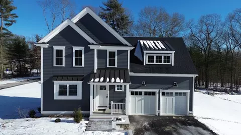 29 Range Ave, Taunton, MA 02780
