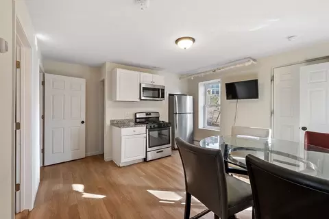 13 Groton Pl, Worcester, MA 01604 photo 2