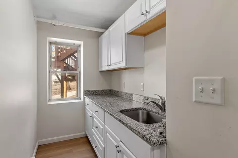 13 Groton Pl, Worcester, MA 01604 photo 5