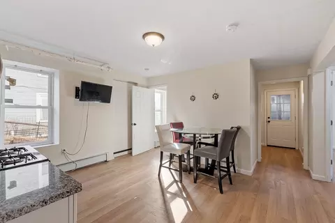 13 Groton Pl, Worcester, MA 01604 photo 3