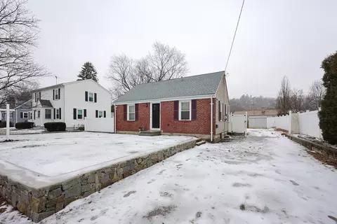232 Pleasant St, Melrose, MA 02176
