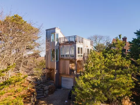 9 Thistlemore, Provincetown, MA 02657