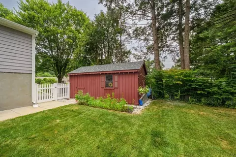 83 Loomis Dr, Chicopee, MA 01020 photo 36
