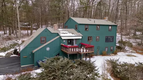 15 Rocky Pond Rd, Boylston, MA 01505