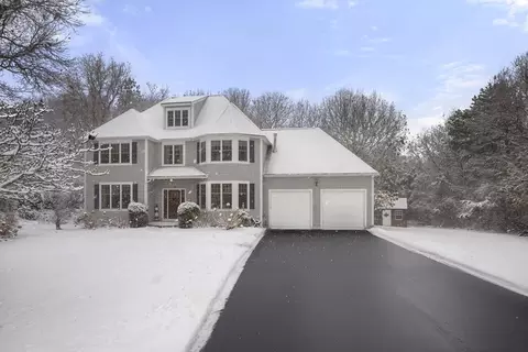 8 Jillian Dr, Bourne, MA 02532 photo 3