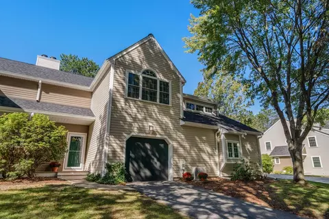 160 Pine St #12, Auburndale, MA 02466