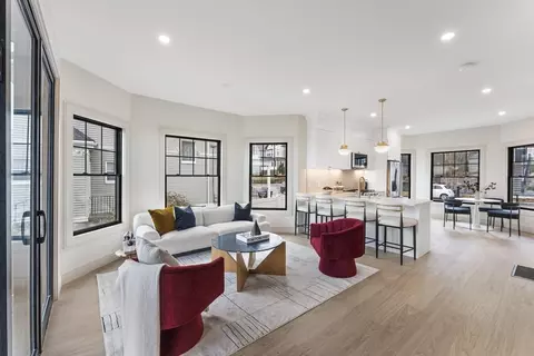 142 Metropolitan, Roslindale, MA 02131