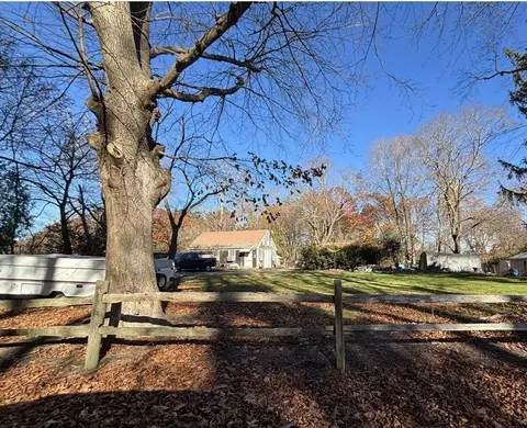 40 Landing Rd, Kingston, MA 02364
