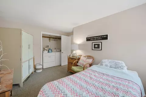 Bedroom - 15 Hyde Ave, Chicopee, MA 01020 photo 4 of 4