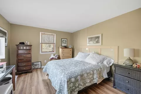 Bedroom - 15 Hyde Ave, Chicopee, MA 01020 photo 1 of 4