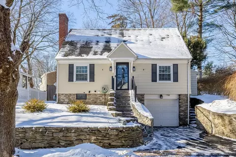 23 Tiverton Pkwy, Worcester, MA 01602