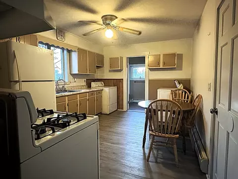 98 Maplewood Ave, Gloucester, MA 01930 photo 5