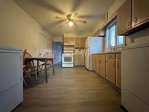 98 Maplewood Ave, Gloucester, MA 01930 photo 4