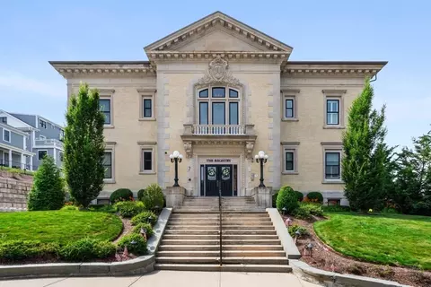 7 Russell St #303, Plymouth, MA 02360