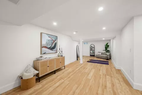 Entry Way - 15 Jenna Cir, Needham, MA 02492 photo 2 of 2