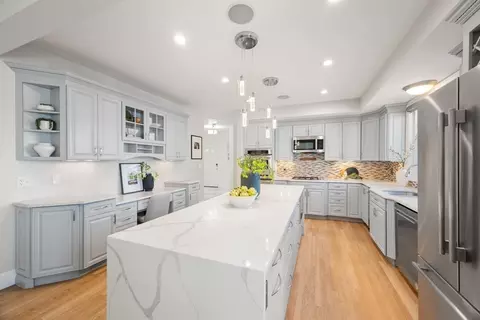 Kitchen - 15 Jenna Cir, Needham, MA 02492 photo 2 of 3