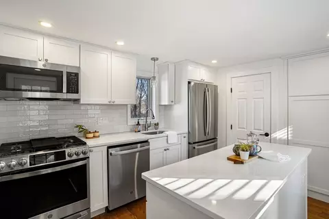 12 Sassamon St, Canton, MA 02021 photo 3