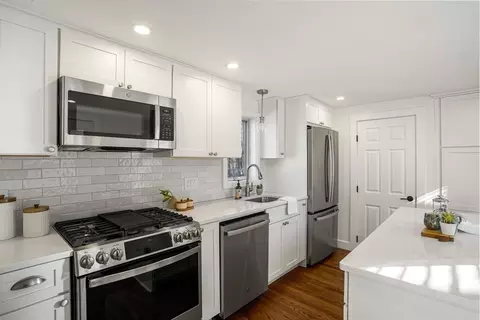 12 Sassamon St, Canton, MA 02021 photo 4