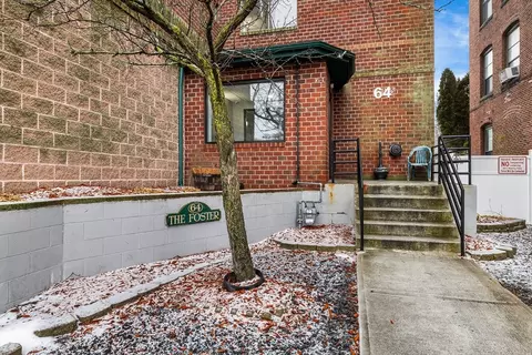 64 Foster St #105, Peabody, MA 01960