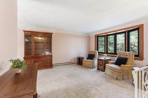 1 Blossom Dr, Billerica, MA 01821
