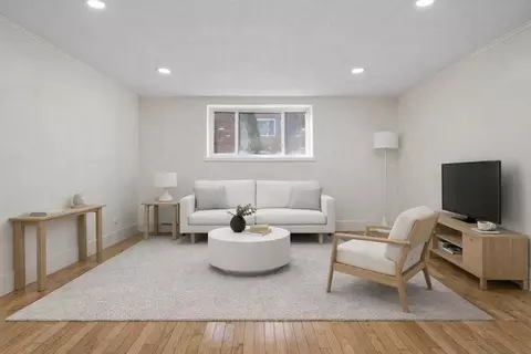 66 Bryon Rd #2, Chestnut Hill, MA 02467