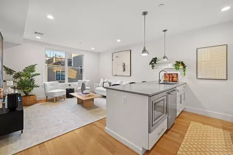 150 W Broadway #313A, Boston, MA 02127