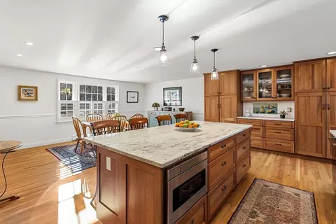 6 Tall Tree Dr, Beverly, MA 01915 photo 8