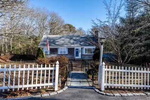 120 Great Hill Dr, Barnstable, MA 02668