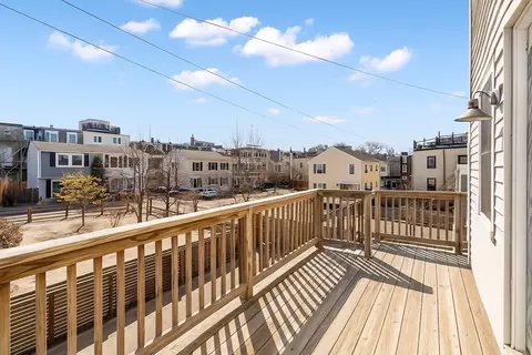 607 E 2nd St, Boston, MA 02127 photo 18
