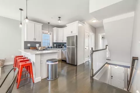 607 E 2nd St, Boston, MA 02127 photo 2