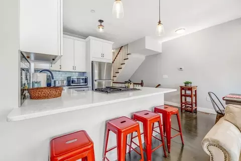 607 E 2nd St, Boston, MA 02127